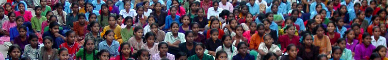 banner_crowd